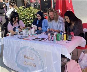 Yalova Üniversitesi Resim Kulübü Tanıtım Standı Etkinliklerini Gerçekleştirdi